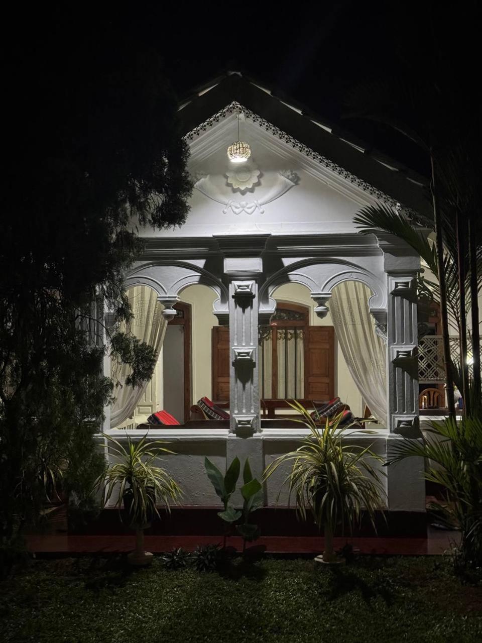 Grand Villa ヒッカドゥワ エクステリア 写真